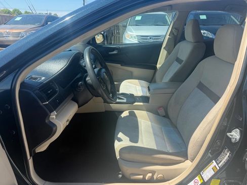 Used 2012 Toyota Camry LE image 10