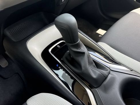 Used 2024 Toyota Corolla LE FWD image 19