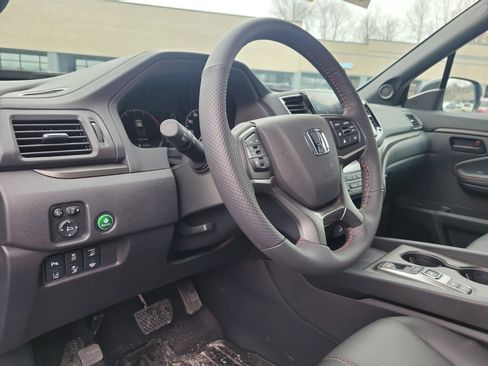 Used 2025 Honda Ridgeline TrailSport image 24