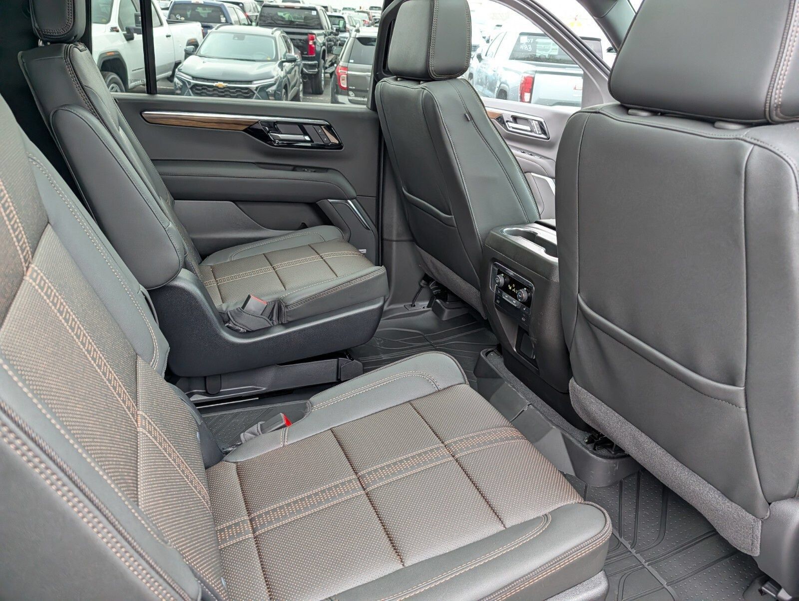 New 2026 Chevrolet Suburban High Country w/ Sun And Tow Package AWD/4WD image 29