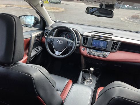 Used 2014 Toyota RAV4 Limited w/ Technology Package image 20