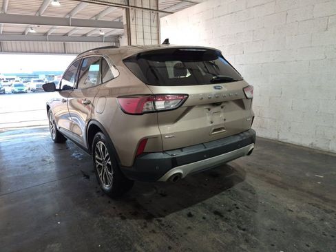 Used 2020 Ford Escape SEL image 3