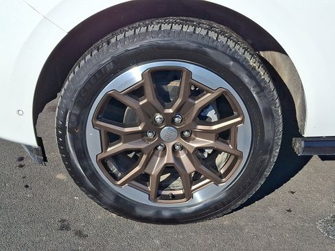 Used 2025 Ford Expedition King Ranch image 9