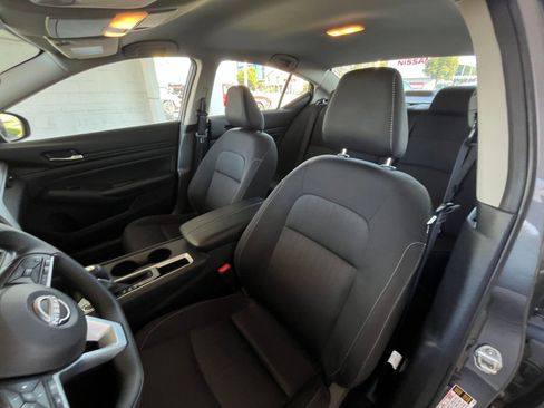 Used 2025 Nissan Altima 2.5 SV image 37