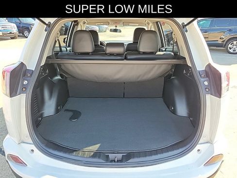 Used 2016 Toyota RAV4 LE FWD image 6