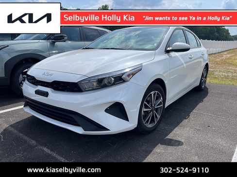 Used 2023 Kia Forte LXS FWD image 1
