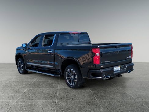 Used 2024 Chevrolet Silverado 1500 High Country image 3