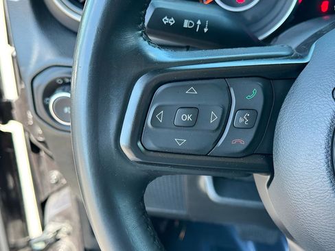 Used 2018 Jeep Wrangler Unlimited Sport S AWD/4WD image 22
