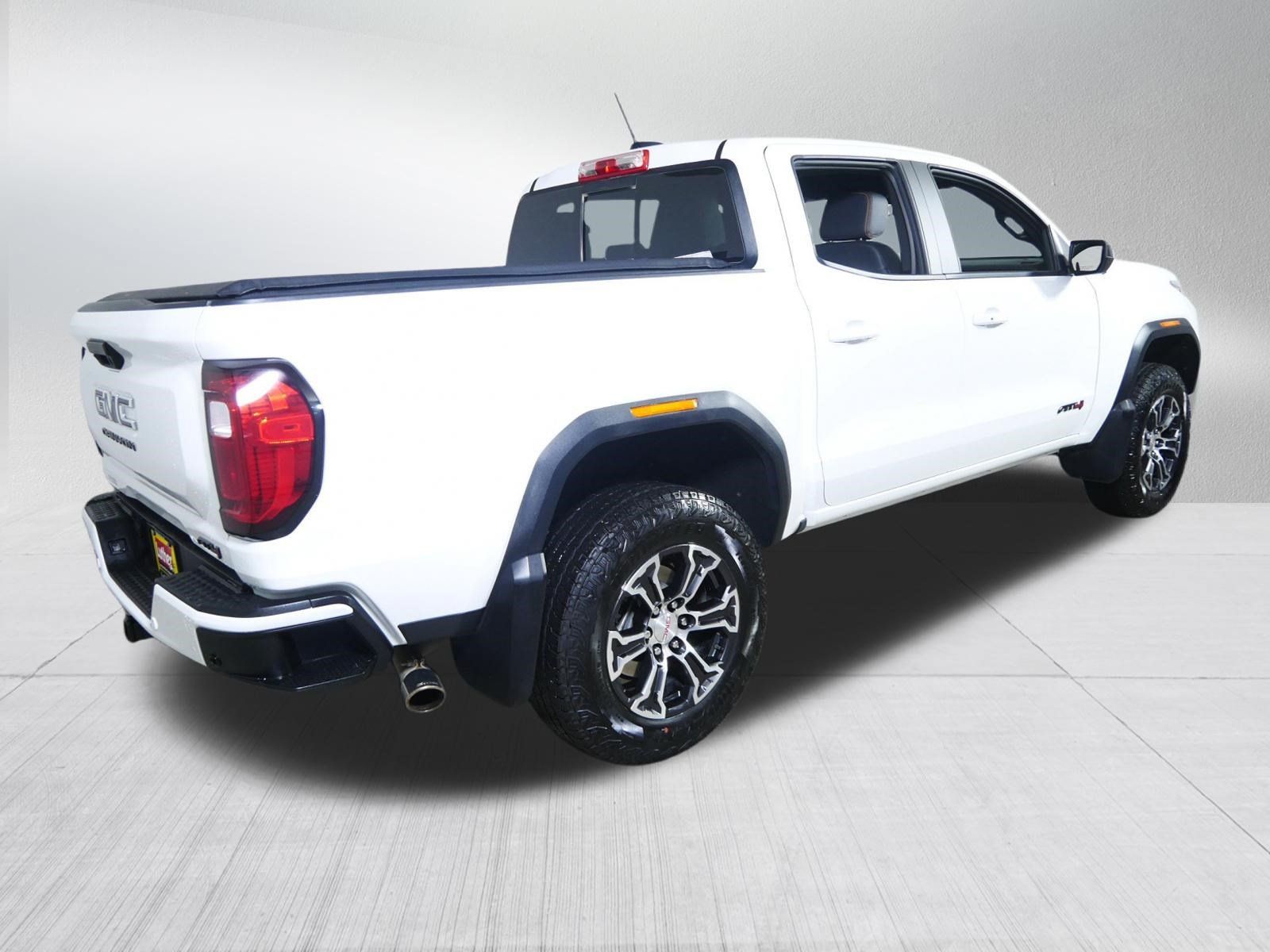 Used 2023 GMC Canyon AT4 w/ AT4 Premium Package AWD/4WD image 7