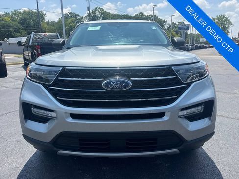 Used 2024 Ford Explorer XLT w/ Equipment Group 202A AWD/4WD image 3