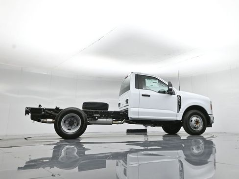 New 2026 Ford F350 XL w/ XL Chrome Package RWD image 43
