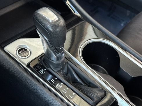 Used 2024 Nissan Altima 2.5 SV FWD image 15