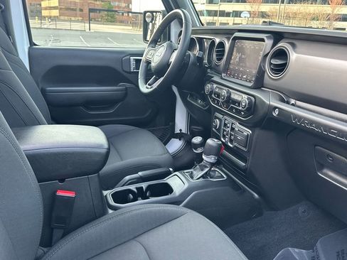 Used 2022 Jeep Wrangler Unlimited Sport image 11