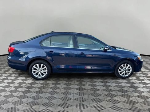 Used 2013 Volkswagen Jetta SE FWD image 4