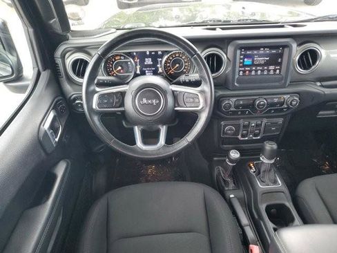 Used 2020 Jeep Wrangler Unlimited Sahara image 11