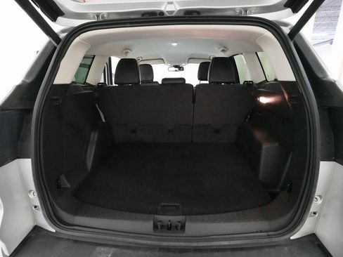 Used 2019 Ford Escape Titanium image 10