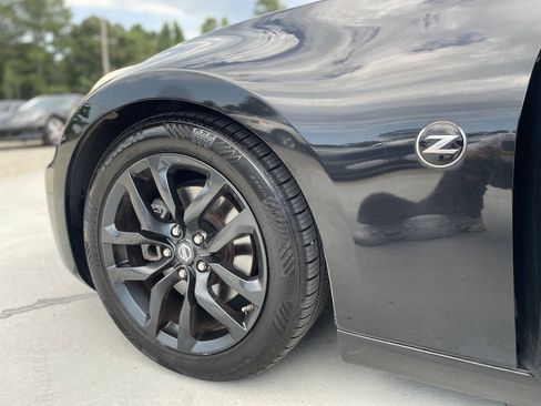 Used 2015 Nissan 370Z Coupe RWD image 12