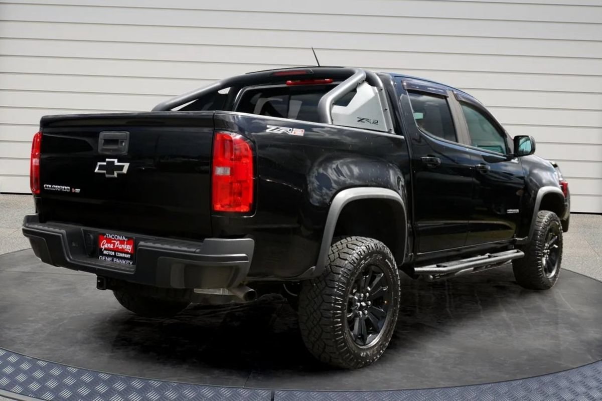 Used 2020 Chevrolet Colorado ZR2 w/ ZR2 Midnight Special Edition AWD/4WD image 7