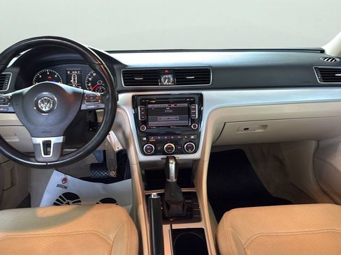 Used 2012 Volkswagen Passat TDI SE FWD image 19