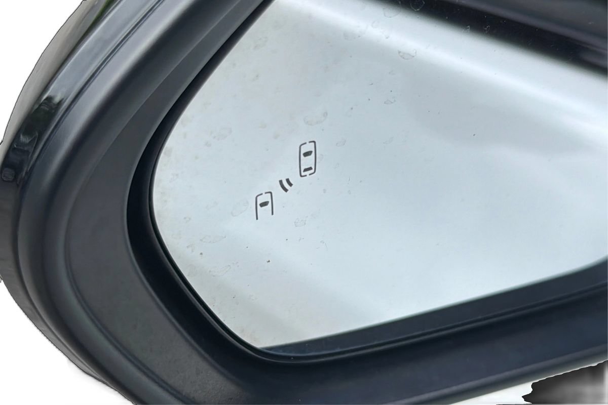 Used 2022 Toyota Avalon XSE FWD image 27