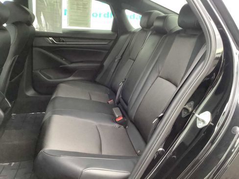 Used 2018 Honda Accord Sport image 13