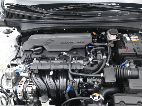New 2026 Hyundai Elantra SE FWD image 10