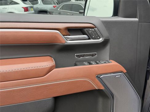 Used 2025 GMC Sierra 1500 Denali Ultimate AWD/4WD image 12