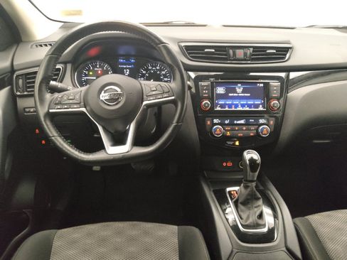 Used 2021 Nissan Rogue Sport SV image 22