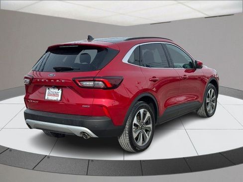 Used 2025 Ford Escape Platinum w/ Premium Technology Package image 3