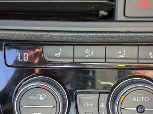Certified 2024 Volkswagen Jetta SE FWD image 21