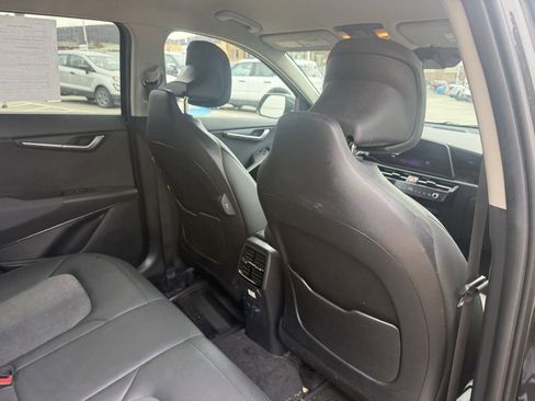 Used 2023 Kia Niro EX w/ EX Cold Weather Package image 9