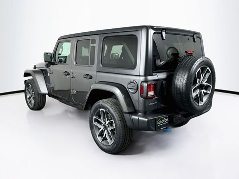 Used 2024 Jeep Wrangler Unlimited w/ Convenience Group AWD/4WD image 5