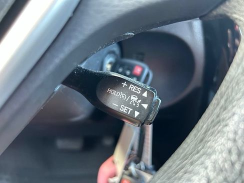 Used 2019 Toyota Corolla LE FWD image 23