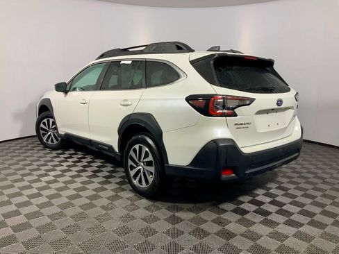 Used 2023 Subaru Outback Premium AWD/4WD image 11