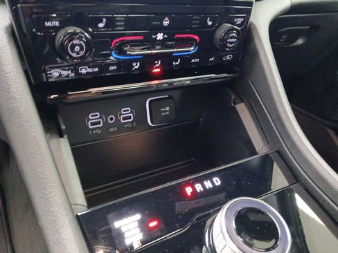 New 2025 Jeep Grand Cherokee Limited image 11