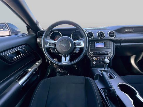Used 2020 Ford Mustang Coupe RWD image 6