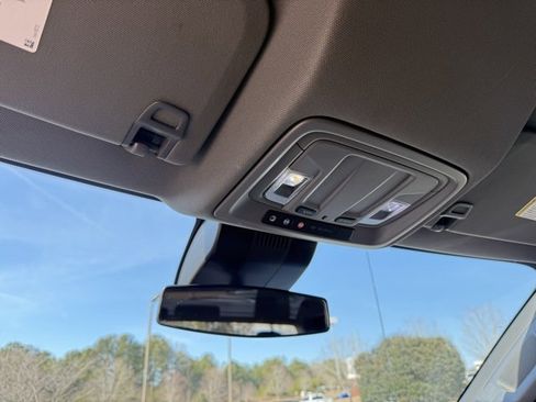 Used 2024 Chevrolet Silverado 1500 Custom image 26