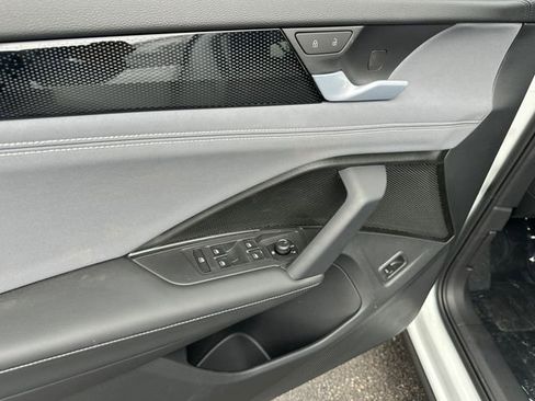 New 2026 Volkswagen Tiguan SE AWD/4WD image 22
