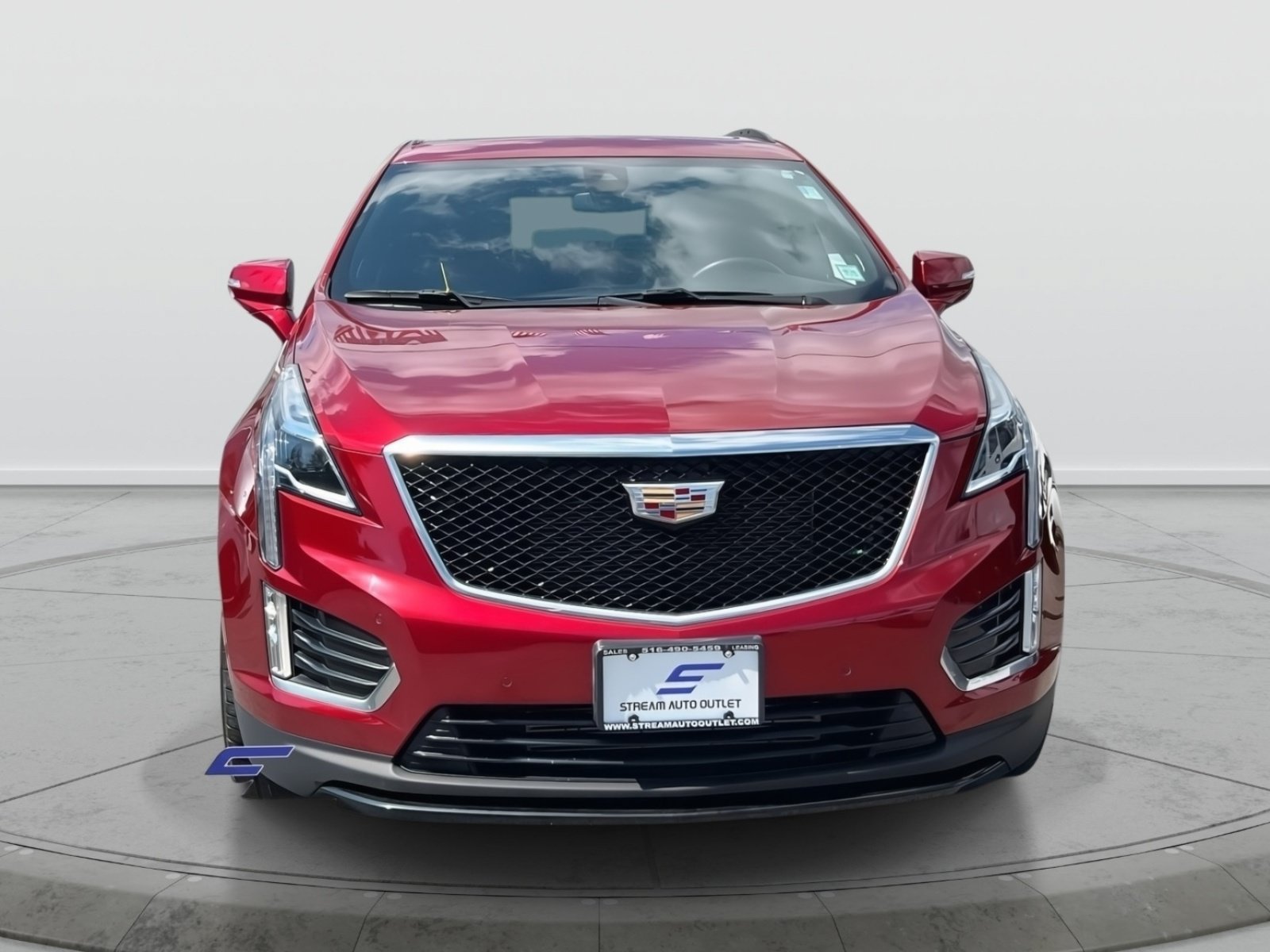 Used 2022 Cadillac XT5 Sportv AWD/4WD image 2