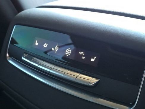 Used 2025 Cadillac Escalade Sport Platinum w/ LPO, Floor Liner Package AWD/4WD image 17