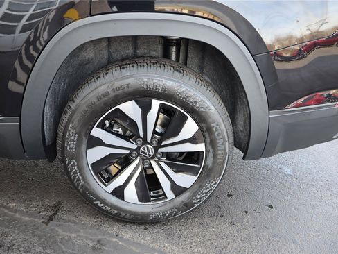 New 2026 Volkswagen Atlas SE image 10