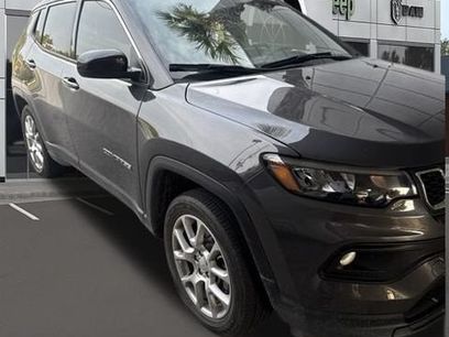 Used 2024 Jeep Compass Latitude