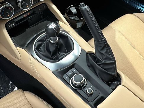 New 2026 MAZDA MX-5 Miata RF Grand Touring w/ Weather Package RWD image 18