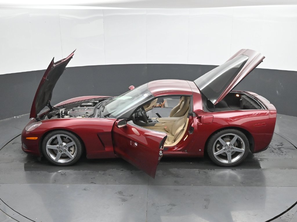 Used 2007 Chevrolet Corvette Coupe w/ Preferred Equipment Group RWD image 42