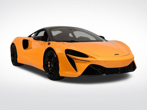 Used 2025 McLaren Artura image 7