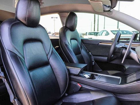 Used 2023 Tesla Model Y Performance image 16