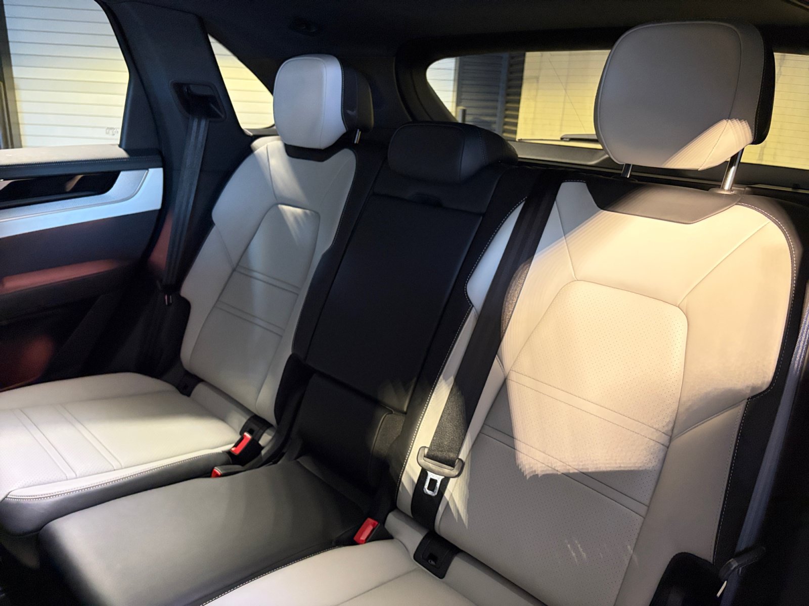 Certified 2026 Porsche Cayenne AWD/4WD image 33