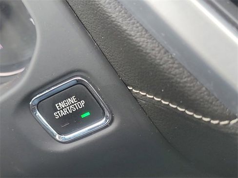 Certified 2023 GMC Acadia SLT image 16