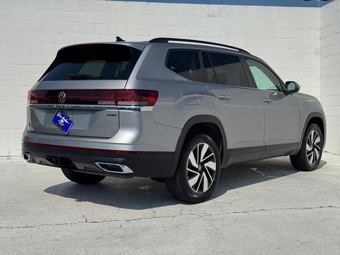 Used 2025 Volkswagen Atlas SE AWD/4WD image 13