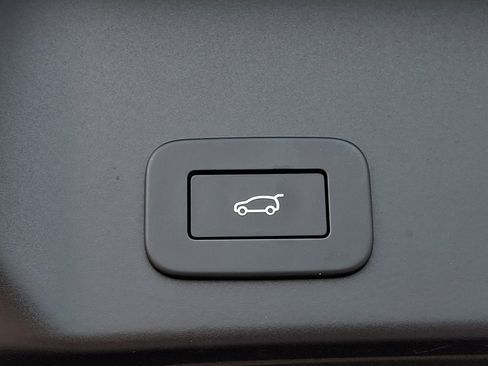 Used 2025 Land Rover Range Rover Evoque S image 31